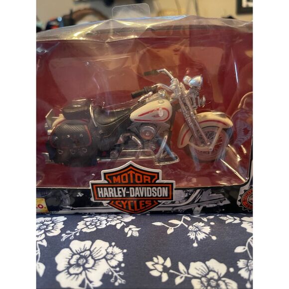 New Harley-Davidson Kids Die Cast Motorcycle Set 1:18 Set of 2 - Picture 15 of 16